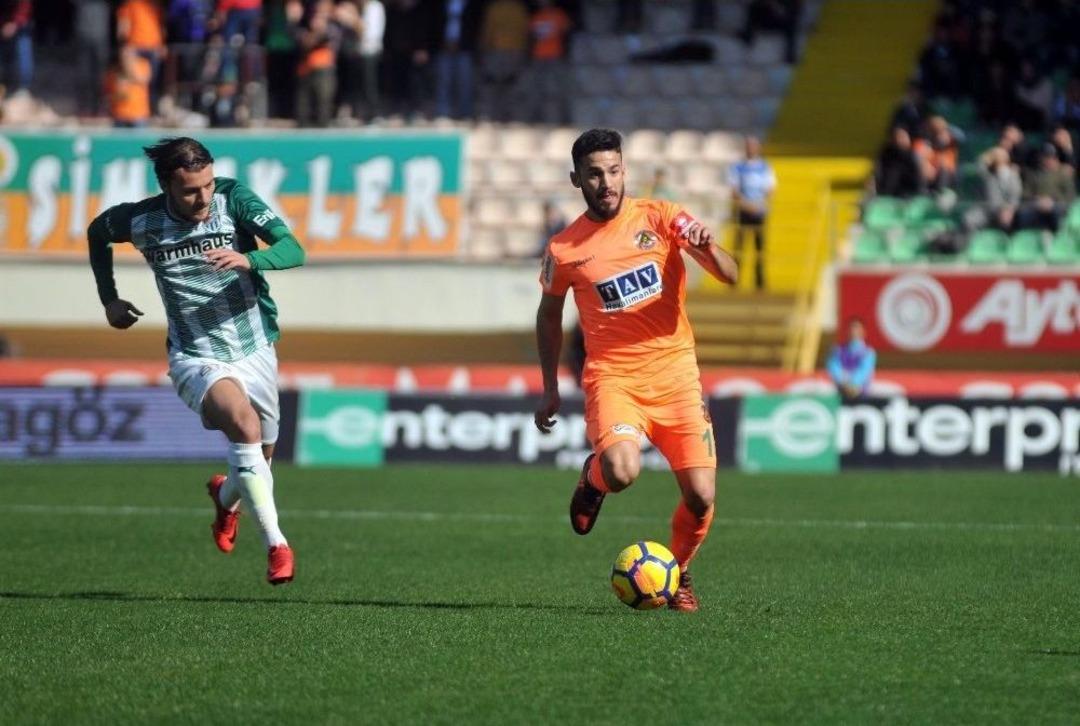 S&uuml;per Lig: A. Alanyaspor: 1 - Bursaspor: 1 (ilk Yarı)