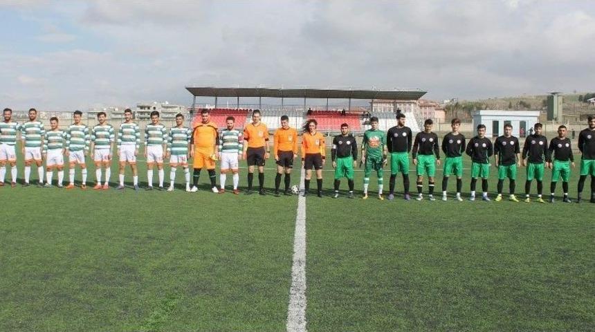 Siirtli Amat&ouml;r Lig Ma&ccedil;ına &Ccedil;ıkan Futbolcular Afrin&rsquo;deki Askerler İ&ccedil;in Dua Etti