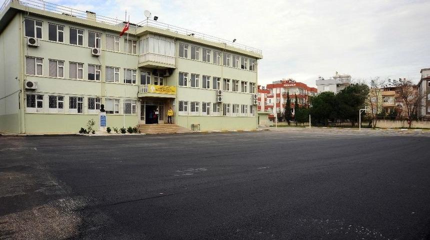 Kepez&rsquo;in Okullarına Sıcak Asfalt