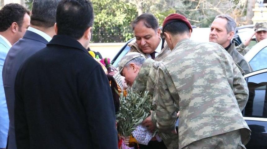 Genelkurmay Başkanı Hulusi Akar, Kilis&rsquo;te Zeytin Dalları İle Karşılandı