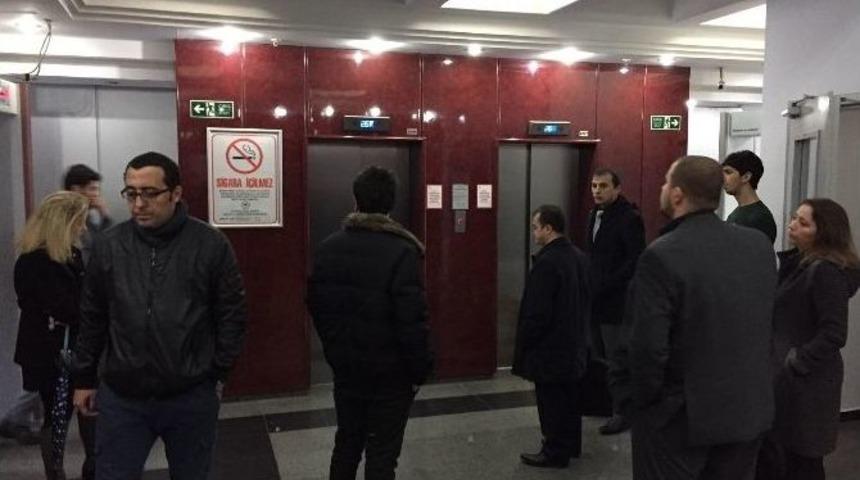 Buttim&rsquo;de Asans&ouml;r Kuyruğu