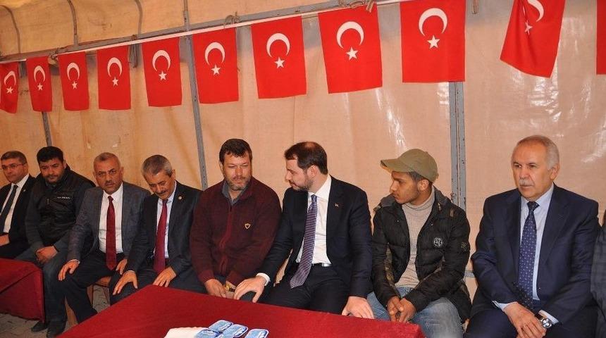 Bakan Albayrak&rsquo;tan Reyhanlı&rsquo;daki Şehit Ailelerine Ziyaret