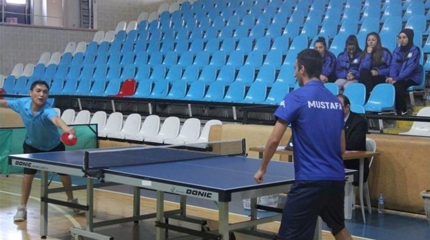 Erzincan’da Gençler Masa Tenisi Müsabakaları Başladı