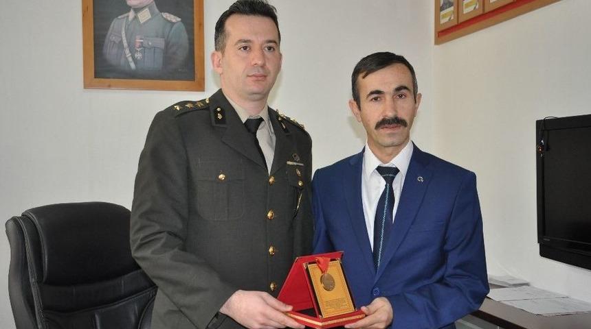 Atasının Madalyasını Aldı, Afrin&rsquo;e Gitmek İ&ccedil;in Dilek&ccedil;e Verdi