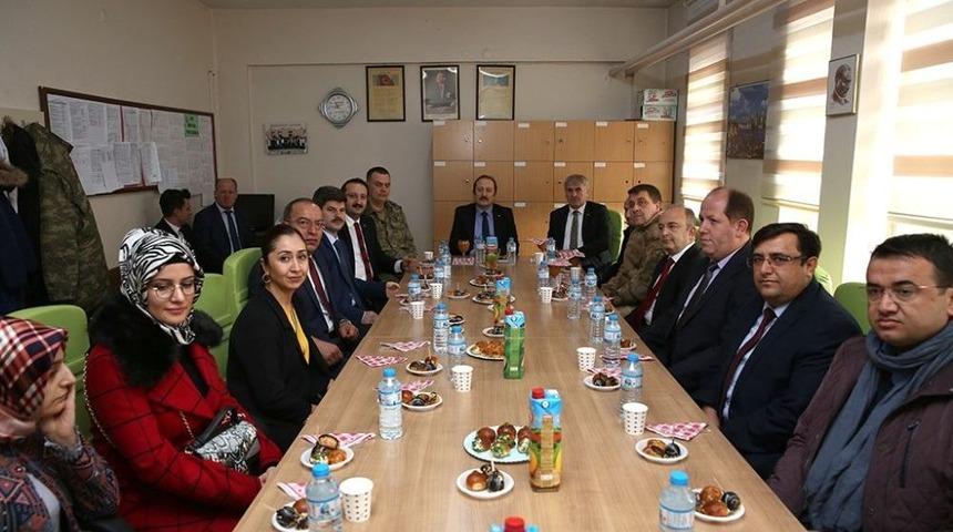 Vali Pehlivan &lsquo;okul G&uuml;venliği&rsquo; Toplantısına Katıldı