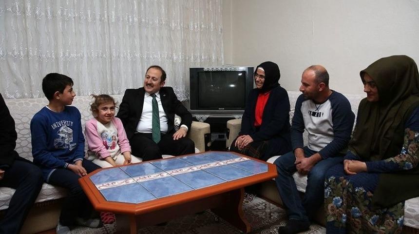 Vali Pehlivan &lsquo;evimdesin &Ouml;ğretmenim Projesi&rsquo; Kapsamında Aile Ziyaretleri Yaptı