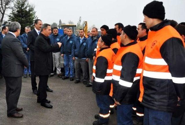 Başkan Uysal Temizlik İşçilerini Ziyaret Etti