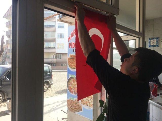 Akşehir Belediyesinden Zeytin Dalı Operasyonuna Türk Bayraklı Destek