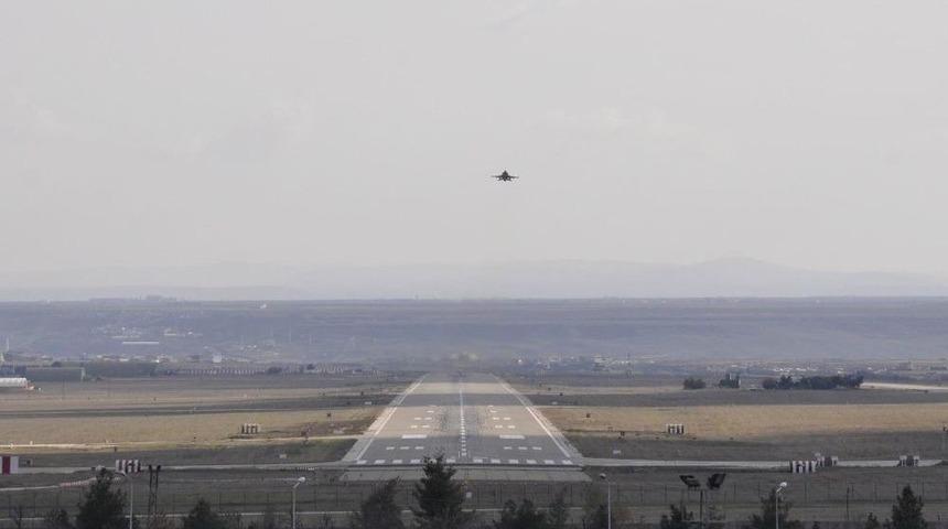 Diyarbakır&rsquo;da F-16 Hareketliliği