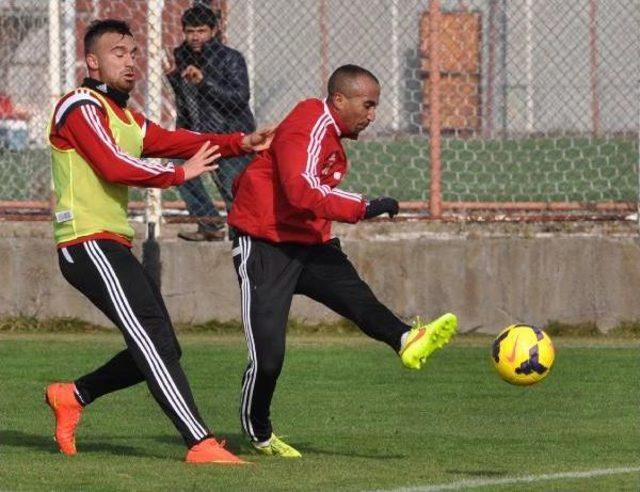 Sivasspor Başkani Antrenmani İzledi