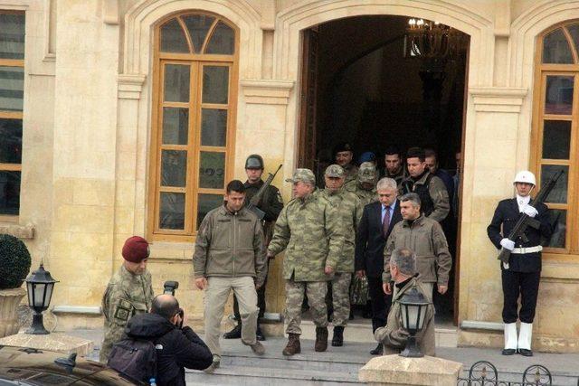 Genelkurmay Başkanı Akar Kilis Valiliğinden Ayrıldı