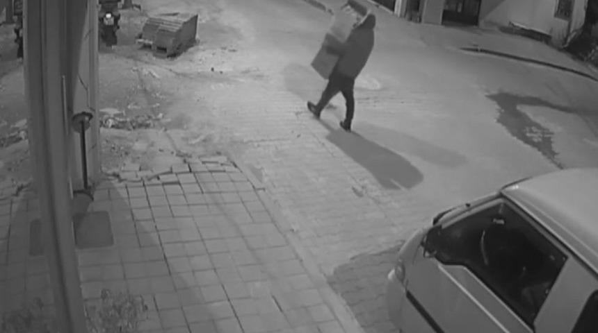 Har&ccedil;lığı Az Bulan Evlat, Babasının D&uuml;kkanını Soydu