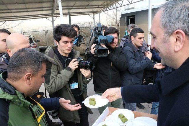 Başbakan Yardımcısı Hakan Çavuşoğlu: “tehdit Neredeyse Türkiye Onu Bertaraf Edebilecek Güçtedir”