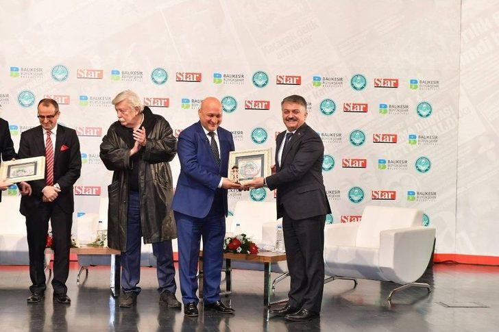 Kadınların İşlediği 57’nci Alay Sancağı Balıkesir’den Afrin’e Yola Çıktı G4