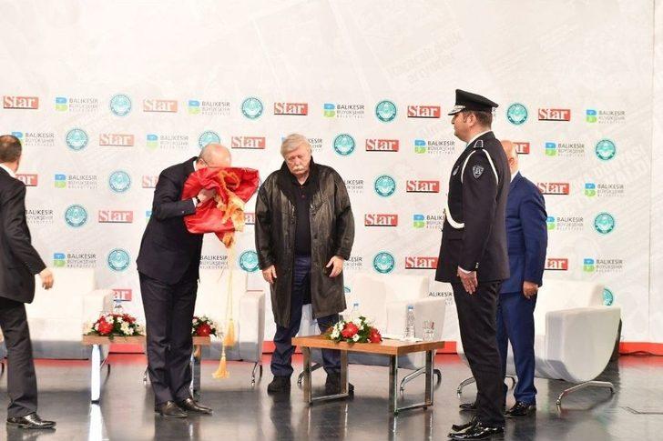 Kadınların İşlediği 57’nci Alay Sancağı Balıkesir’den Afrin’e Yola Çıktı G5