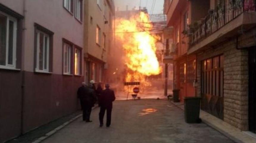 Bursa'da Doğalgaz Borusu Patladi, Alevler Metrelerce Y&uuml;kseldi