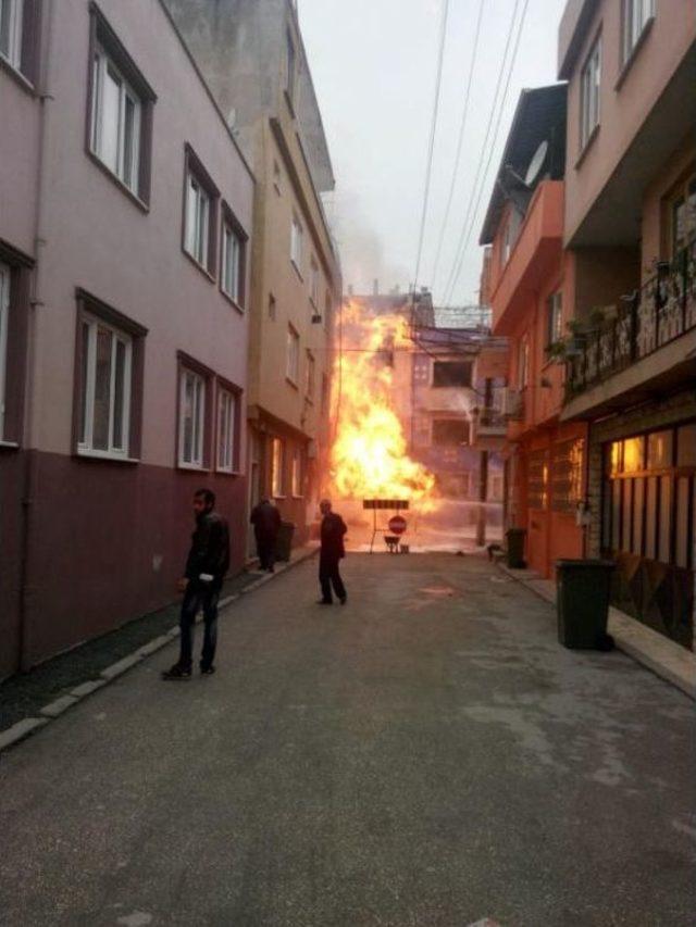 Bursa'da Doğalgaz Borusu Patladi, Alevler Metrelerce Yükseldi