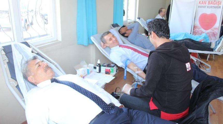 &Ouml;ğrencilerden Afrin İ&ccedil;in Kan Bağışı