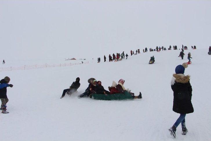 Türk Bayrakları Ve Afrin Pankartı İle Kayak G2