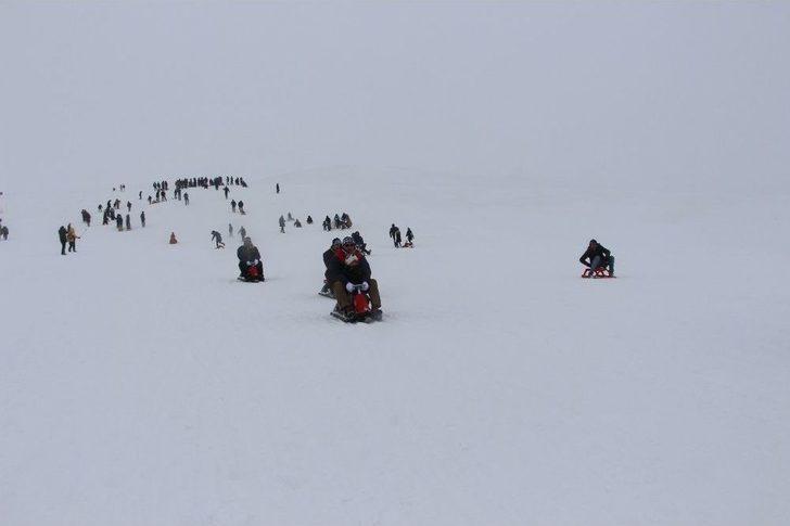 Türk Bayrakları Ve Afrin Pankartı İle Kayak G4