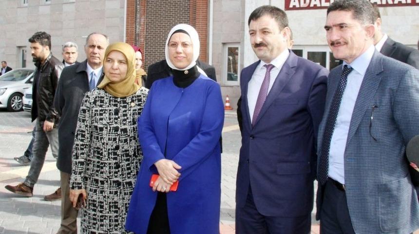 Ak Parti&rsquo;li Ravza Kavak&ccedil;ı Kan, Başbakanın M&uuml;dahil Olduğu Fet&ouml; Davasını İzledi