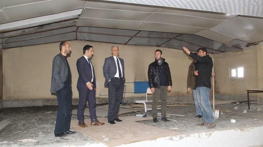 Kaymakam &Ouml;zt&uuml;rk, Tadilat &Ccedil;alışmalarını Denetledi