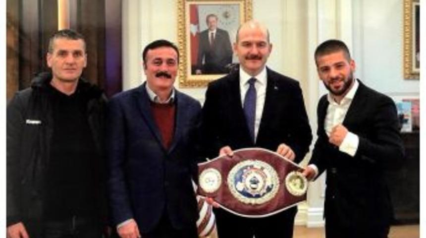 S&uuml;leyman Soylu&rsquo;dan Boks Sporuna Destek