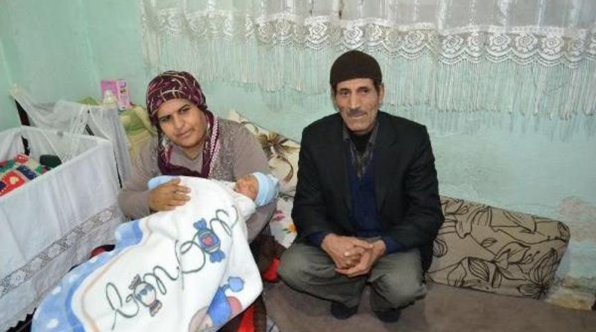 Suriyeli &Ccedil;iftin Bebeğine 'recep Tayyip Erdoğan' Adi