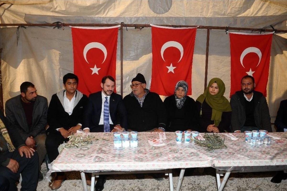 Bakan Albayrak Kırıkhan&rsquo;daki Şehit Ailesini Ziyaret Etti