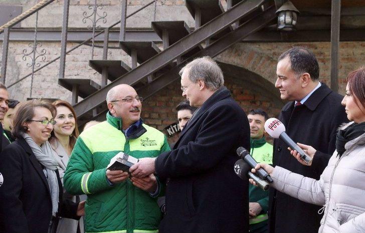 Çöpteki Kitaplarla Kurulan Kütüphaneye Ab Türkiye Delegasyonu Başkanı Berger’den Bağış G5