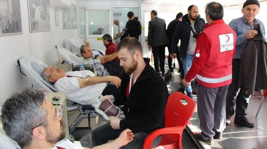 Eğitimcilerden Afrin’deki Askerlere Destek İçin Kan Bağışı