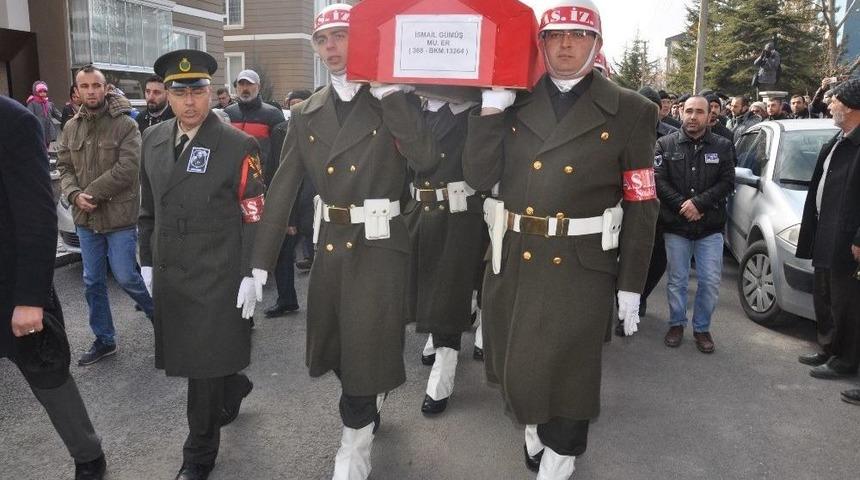 Terhisine 3 G&uuml;n Kala İzindeyken Vefat Eden Asker Toprağa Verildi