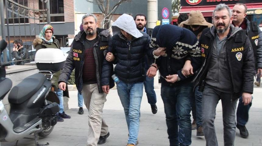 Oto Hırsızlığı Ş&uuml;phelisi 6 Kişi Adliyede