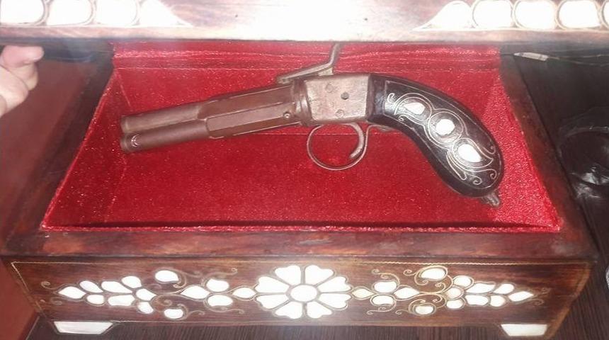 Mhp&rsquo;li Canpolat&rsquo;tan Devlet Bah&ccedil;eli&rsquo;ye Anlamlı Hediye