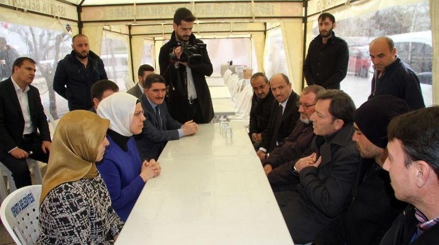 Ak Parti&rsquo;li Ravza Kavak&ccedil;ı Kan&rsquo;dan Afrin Şehidi Yılmaz&rsquo;ın Ailesine Ziyaret