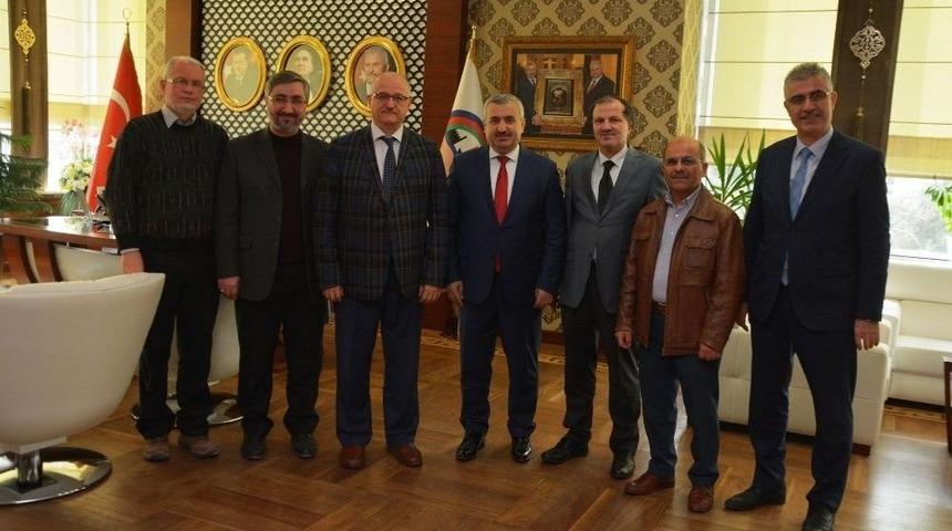 Başkan Baran, Umre D&ouml;n&uuml;ş&uuml; Misafirlerini Ağırlıyor