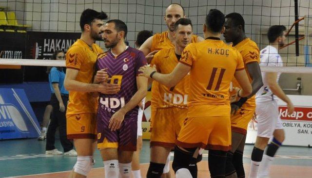 Voleybol Efeler Ligi: İnegöl Belediyespor: - Galatasaray Hdı Sigorta: 3