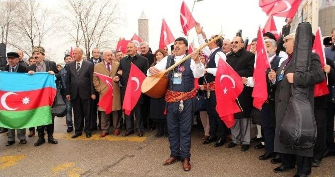 Uluslararası Yaşar Reyhani Aşıklar Ş&ouml;leni Başladı