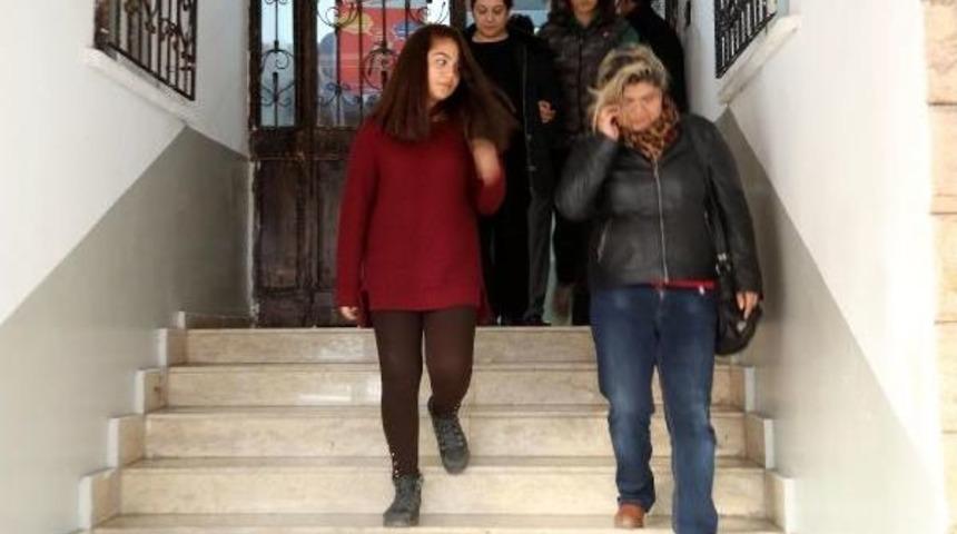 Kayip Liseli Kizlar Gaziantep'te Bulundu