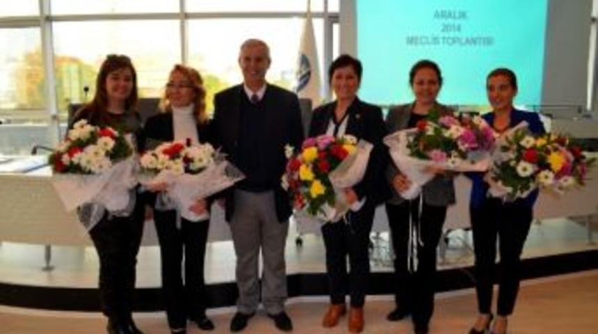 S&ouml;ke Belediye Başkanı Toyran&rsquo;dan Meclisin Kadın &Uuml;yelerine Jest