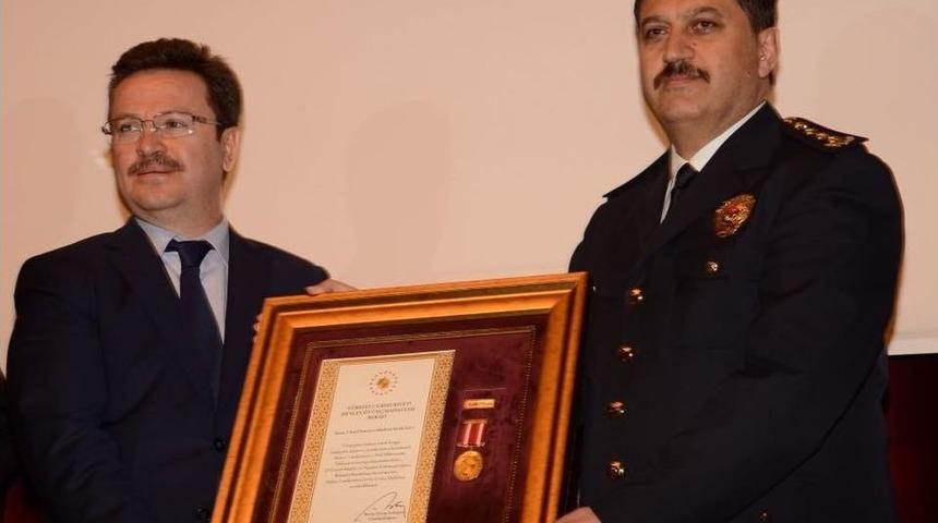 Devlet &Ouml;v&uuml;n&ccedil; Madalya Ve Beratı T&ouml;reni D&uuml;zenlendi