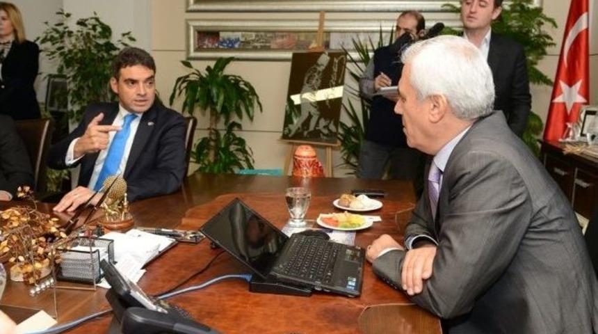 Milletvekili Umut Oran Başkan Bozbey’i Ziyaret Etti