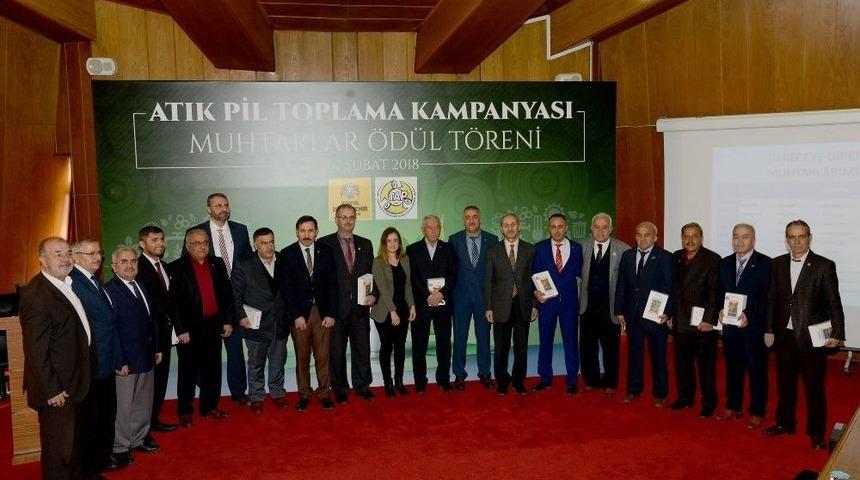 Konya&rsquo;da En &Ccedil;ok Atık Pil Toplayan Muhtarlar &Ouml;d&uuml;llendirildi