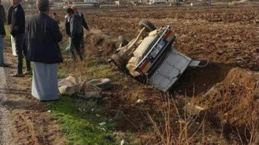 Şanlıurfa&rsquo;da Devrilen Otomobilin S&uuml;r&uuml;c&uuml;s&uuml; Yaralandı