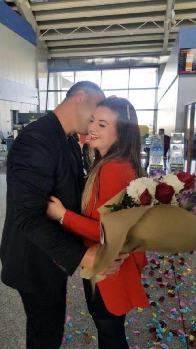 Afrin’e Gitmeden Önce Sevgilisine Sürpriz Evlilik Teklifi Yaptı