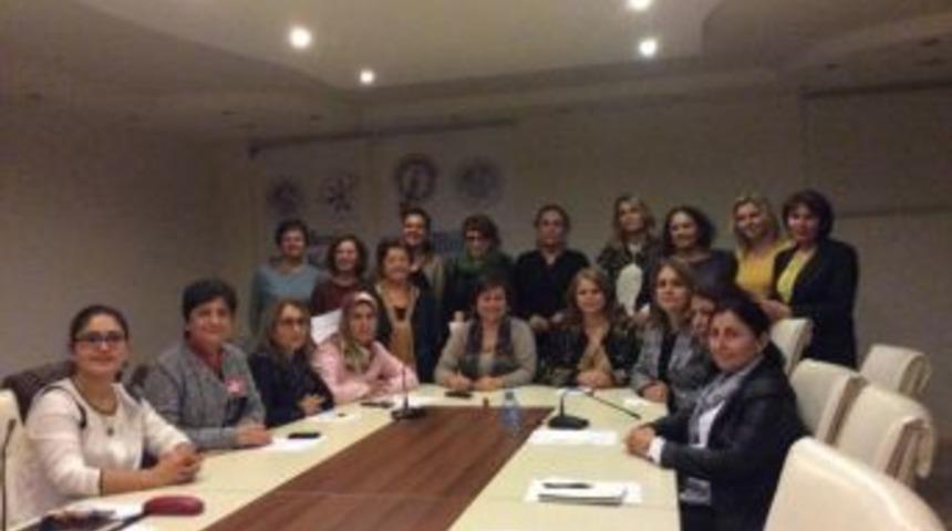 T&uuml;rk Kadınına Se&ccedil;me Ve Se&ccedil;ilme Hakkı Verilişinin Yıld&ouml;n&uuml;m&uuml;