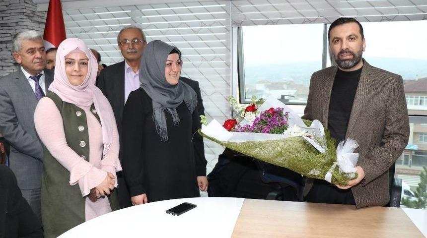 Duygulandıran Sevgi &Ccedil;i&ccedil;eği