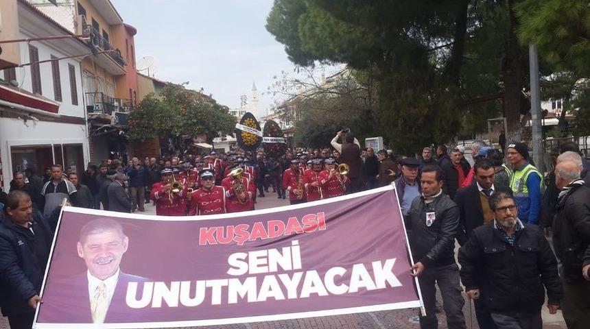 Kuşadası &rsquo;sıtkı Başkan&rsquo; İ&ccedil;in Ağladı