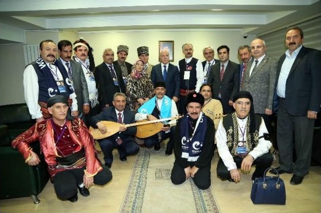 Aşıklardan Sekmen&rsquo;e &Ouml;vg&uuml;