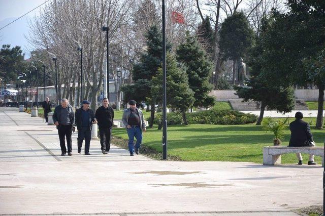 G&uuml;neşi G&ouml;ren Sahile İndi 1